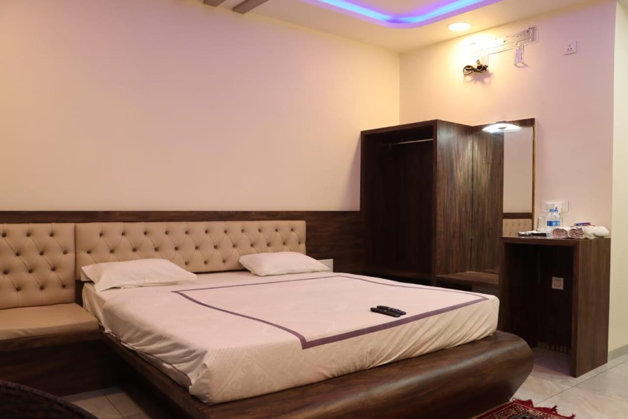 Pawan Executive Tuljapur Экстерьер фото