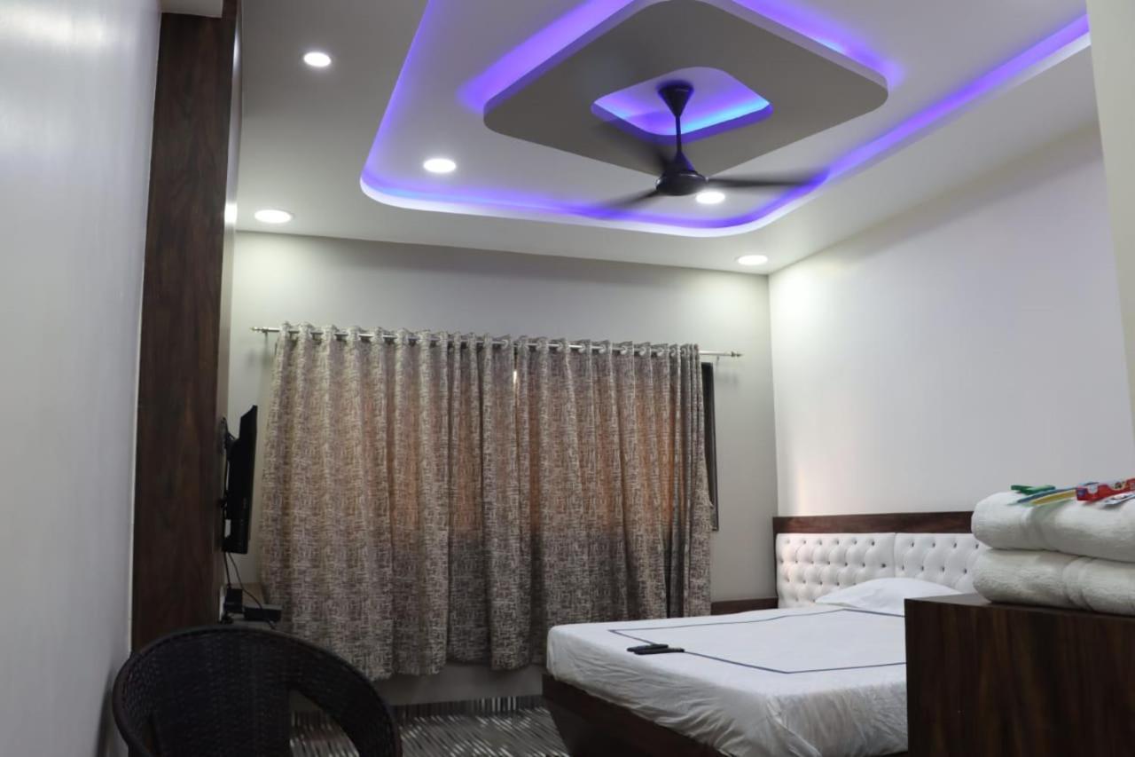 Pawan Executive Tuljapur Экстерьер фото