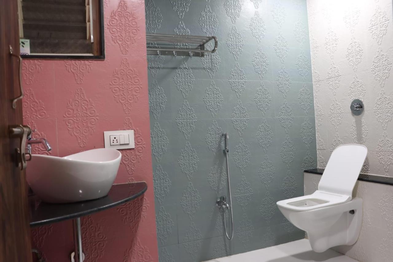Pawan Executive Tuljapur Экстерьер фото