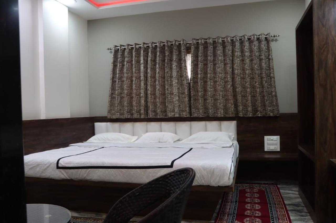 Pawan Executive Tuljapur Экстерьер фото