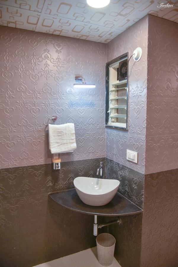Pawan Executive Tuljapur Экстерьер фото