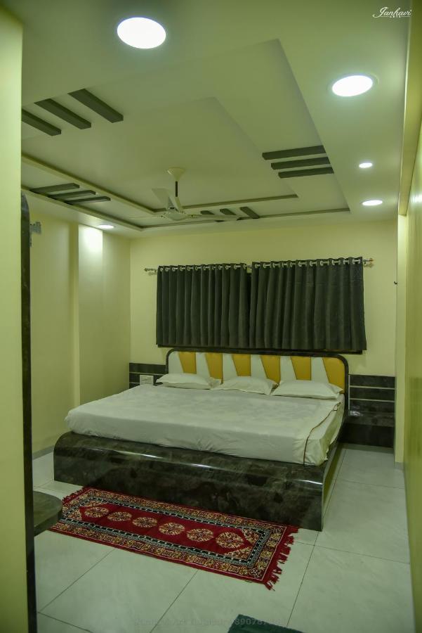 Pawan Executive Tuljapur Экстерьер фото
